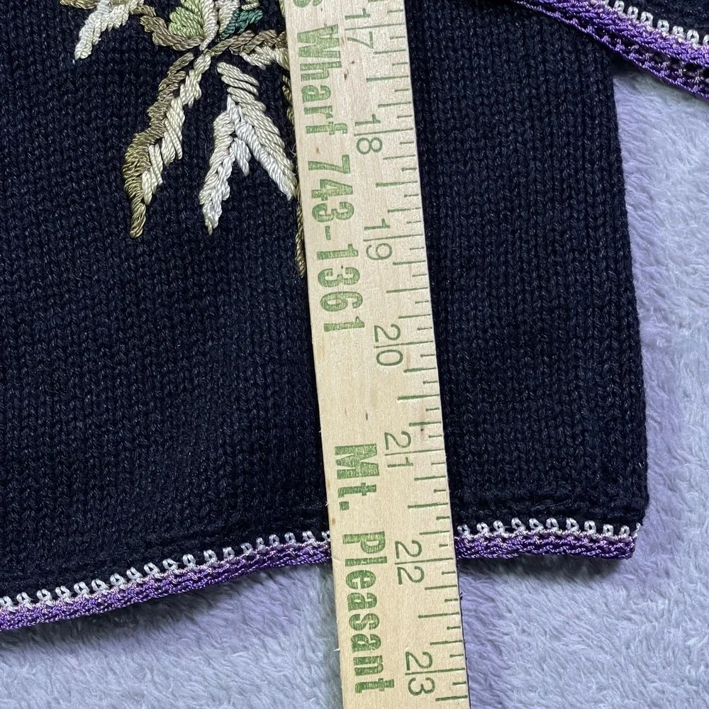 Tiara International Floral Embroidered Knit Artsy‎ Cardigan Sweater Purple Trim